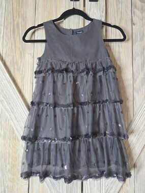 Sequin Tiered Dress ✨
Old Navy | Size S (6–7)